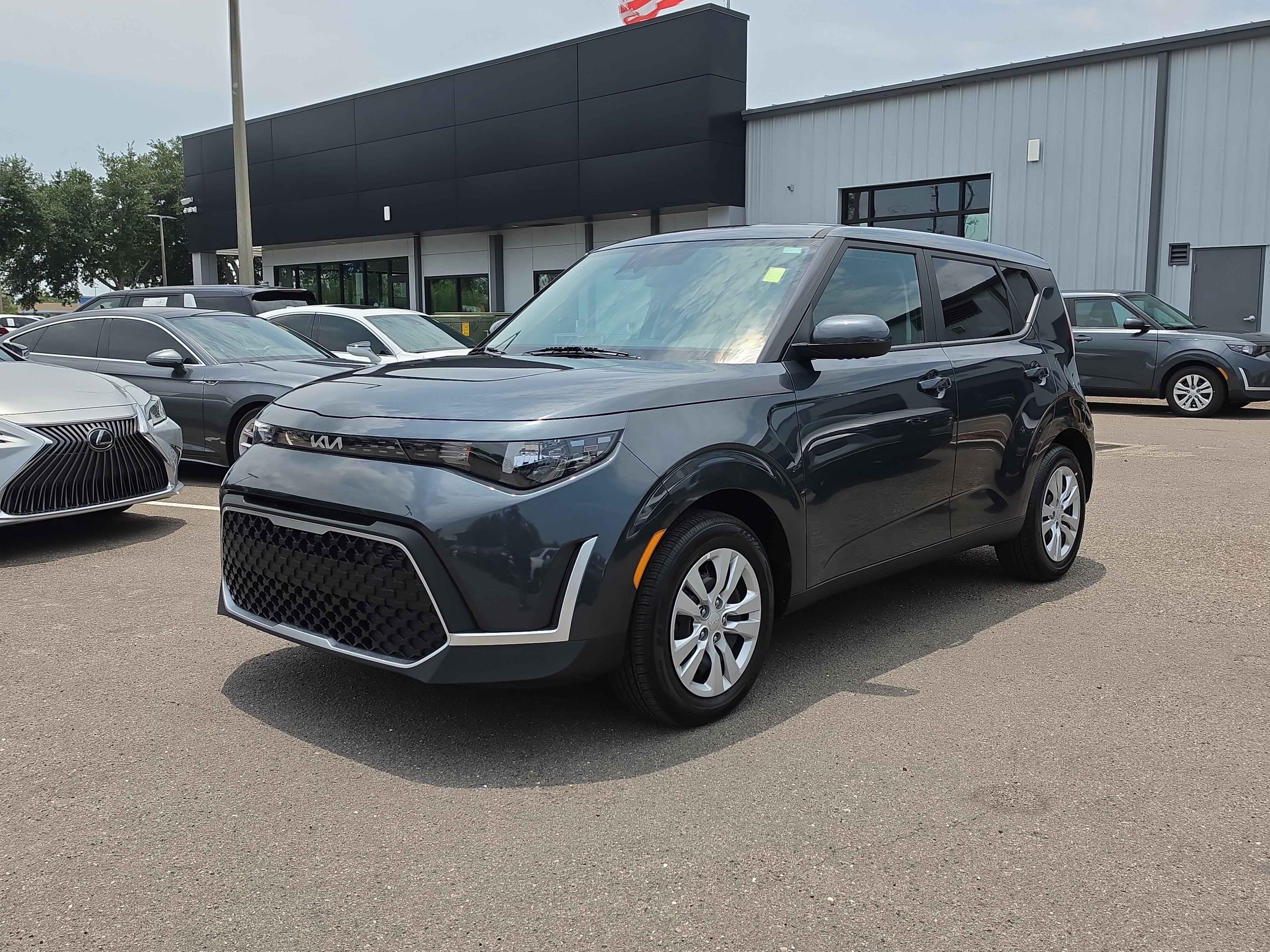 Certified 2025 Kia Soul LX FWD image 4