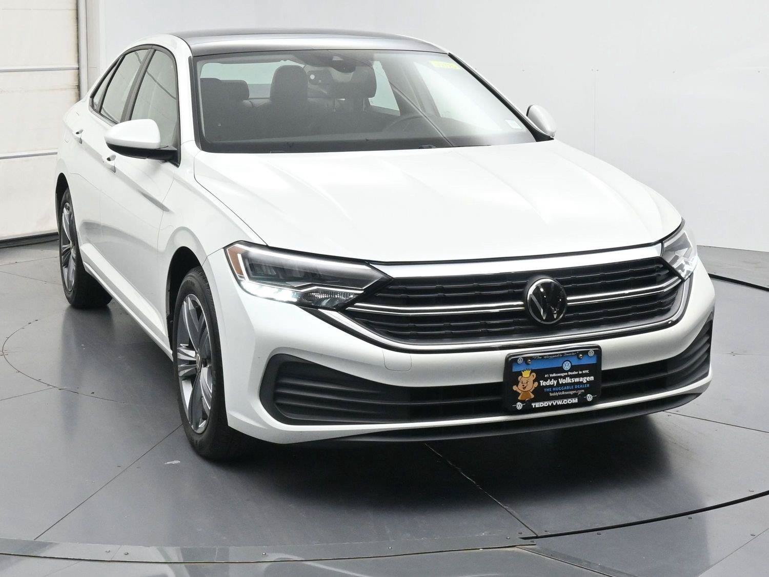 Used 2023 Volkswagen Jetta SE w/ Panoramic Sunroof Package FWD image 27