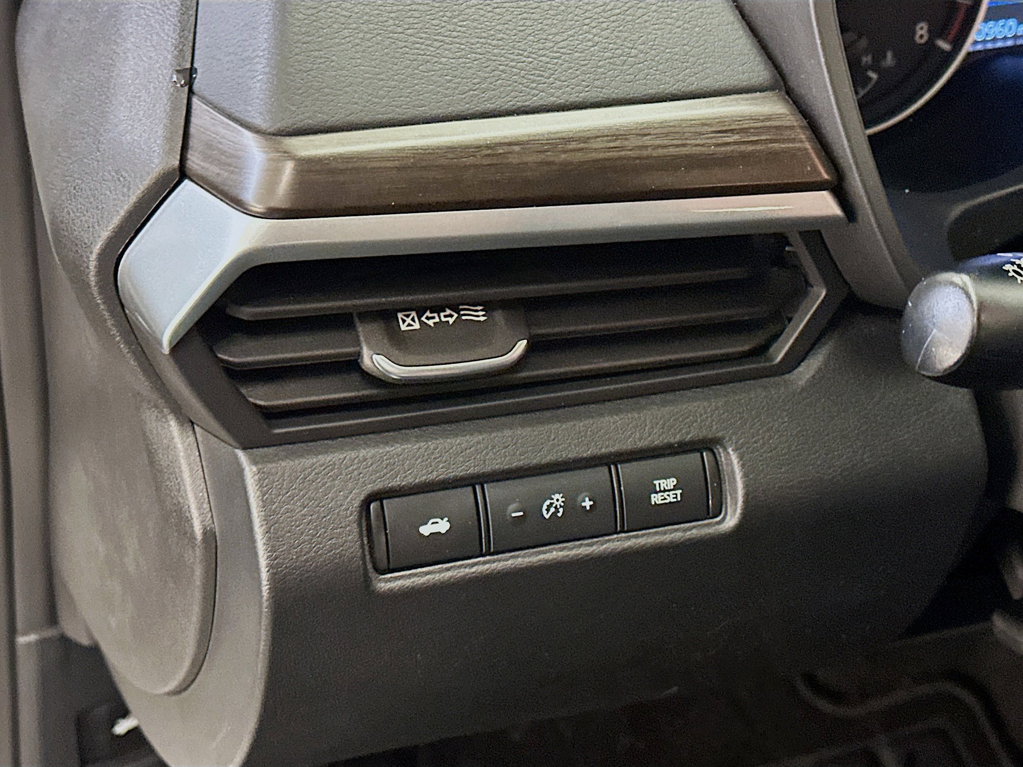 Used 2025 Nissan Altima 2.5 SV image 17