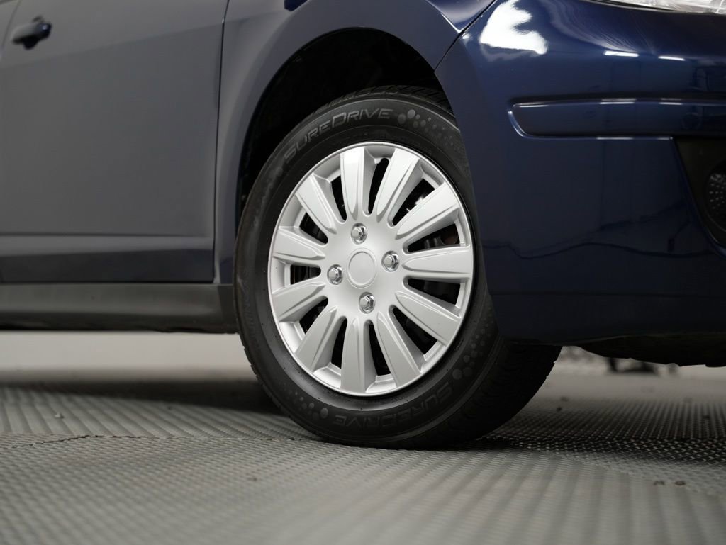 Used 2012 Nissan Versa 1.8 S image 15