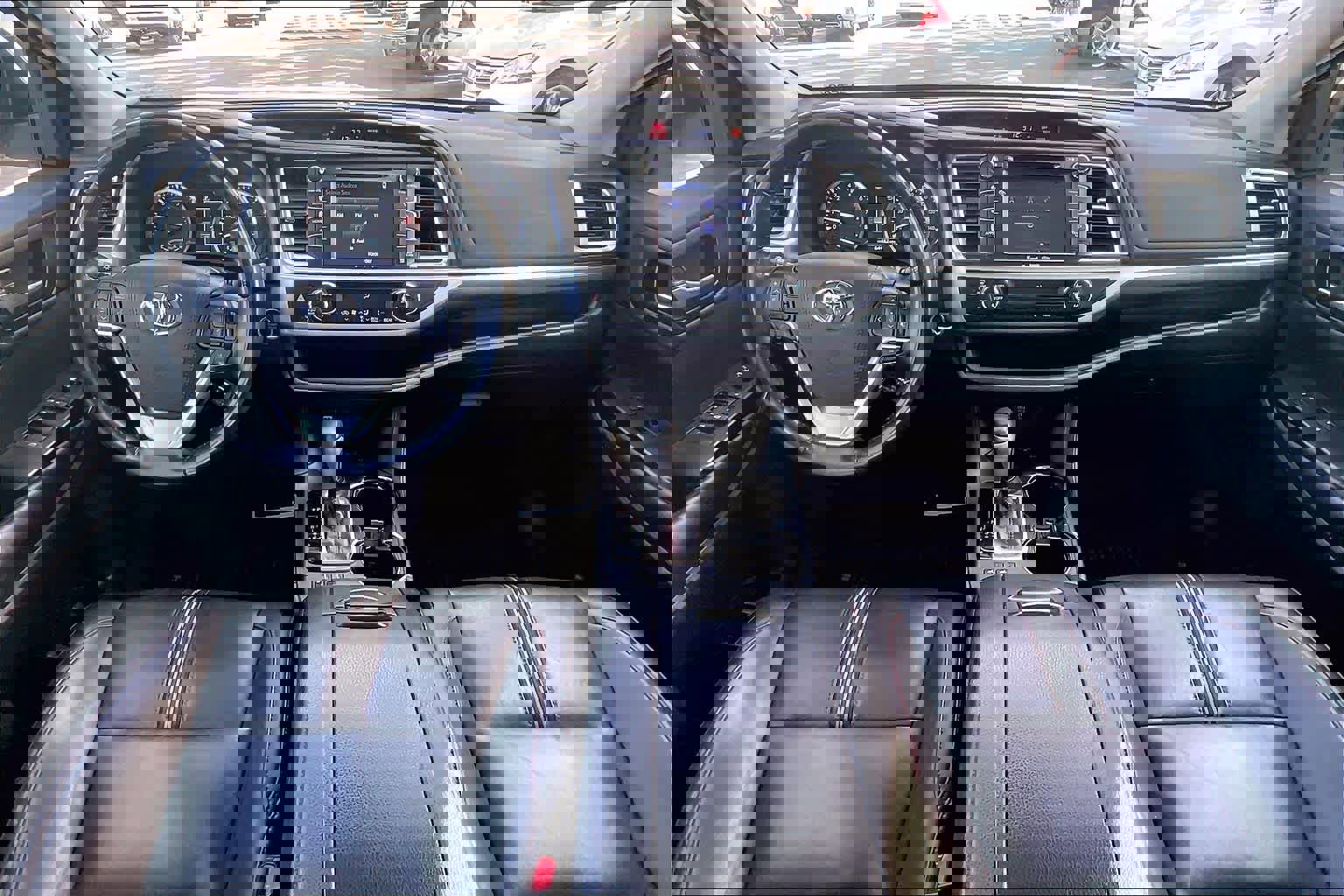 Used 2019 Toyota Highlander SE image 17