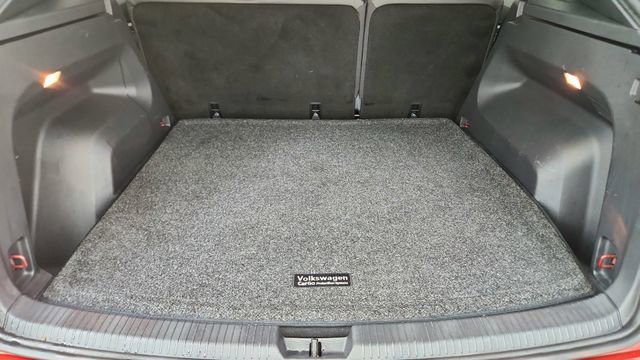 Used 2021 Volkswagen Atlas Cross Sport SE w/ Panoramic Sunroof Package image 15