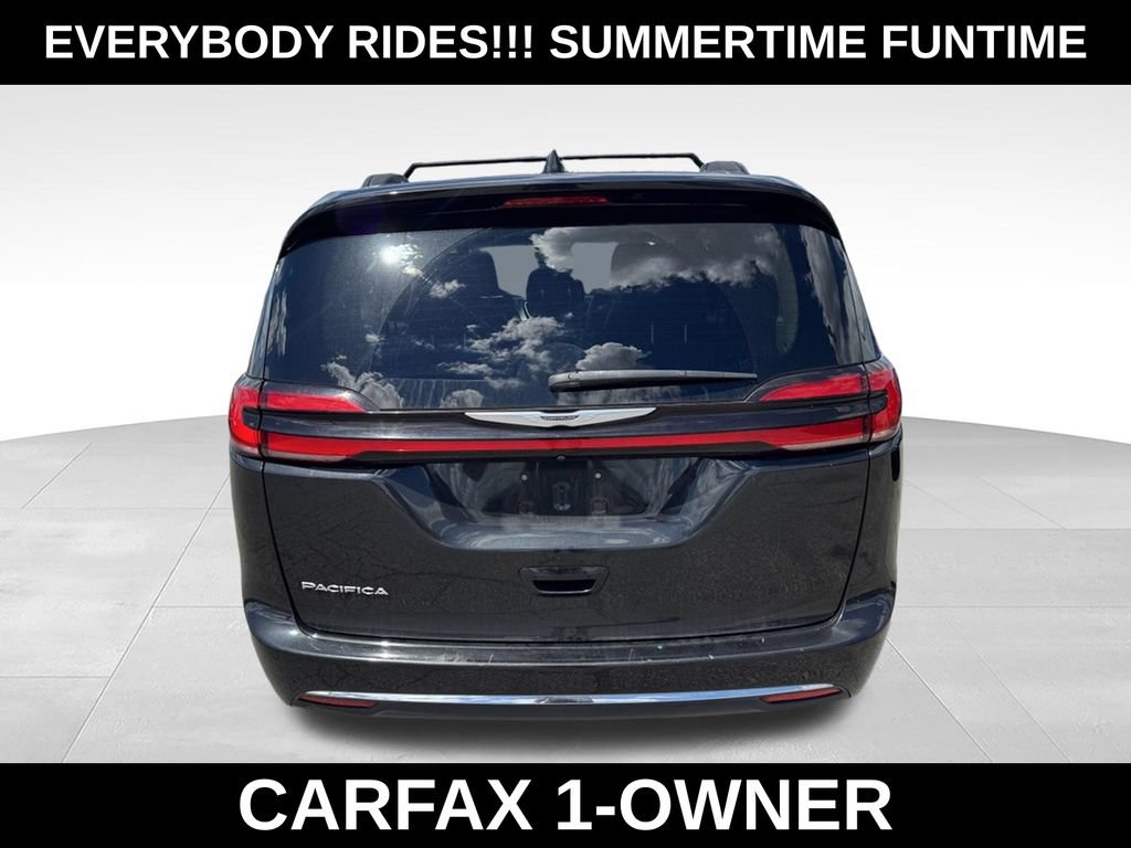 Used 2022 Chrysler Pacifica Touring-L FWD image 6