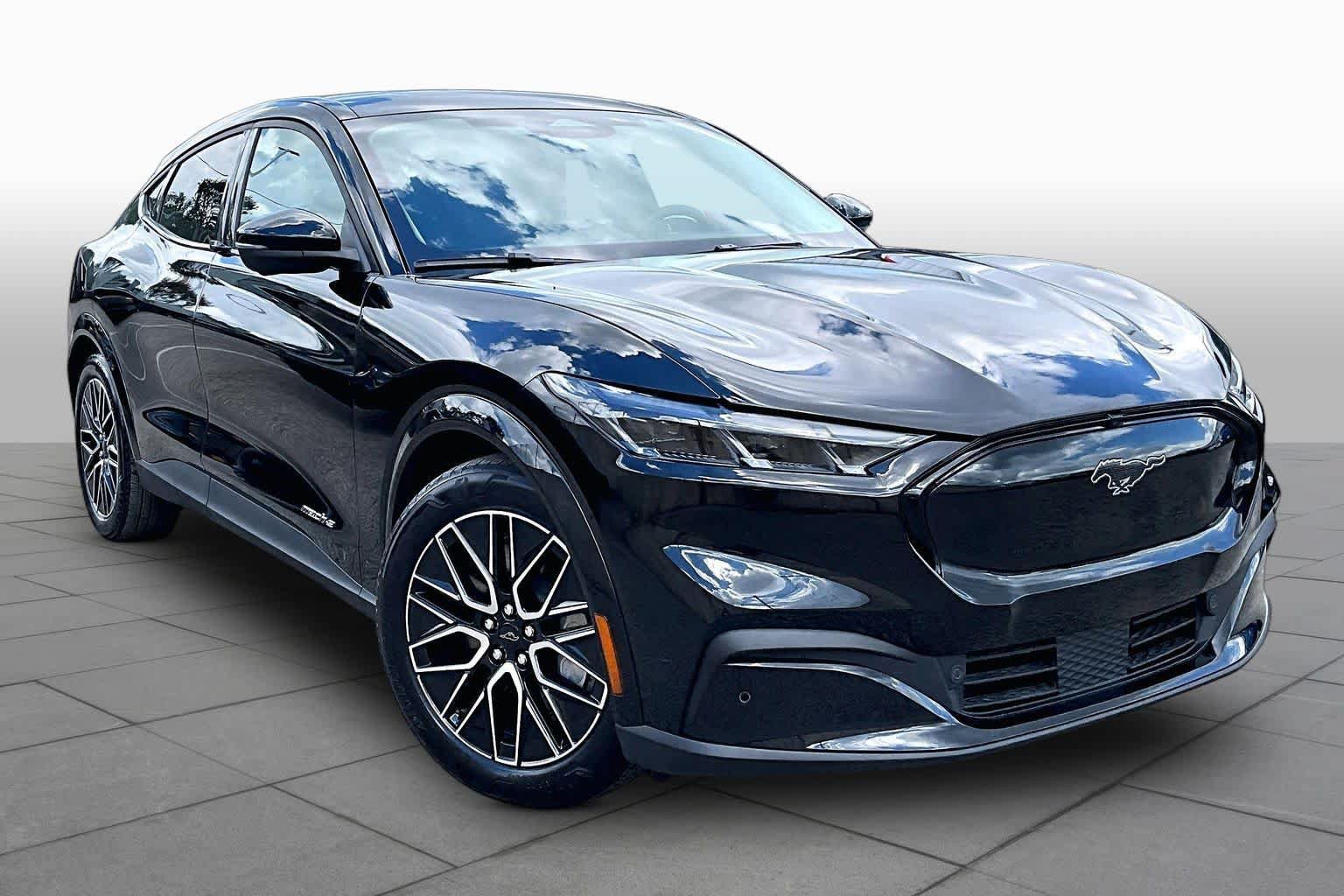 Certified 2025 Ford Mustang Mach-E Premium RWD image 2