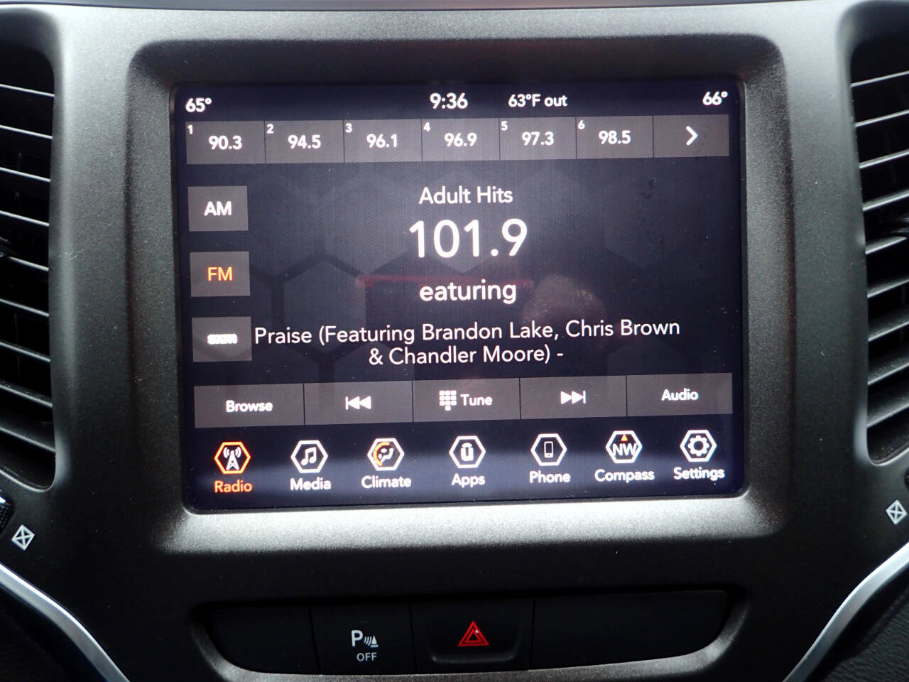 Used 2019 Jeep Cherokee Trailhawk image 19