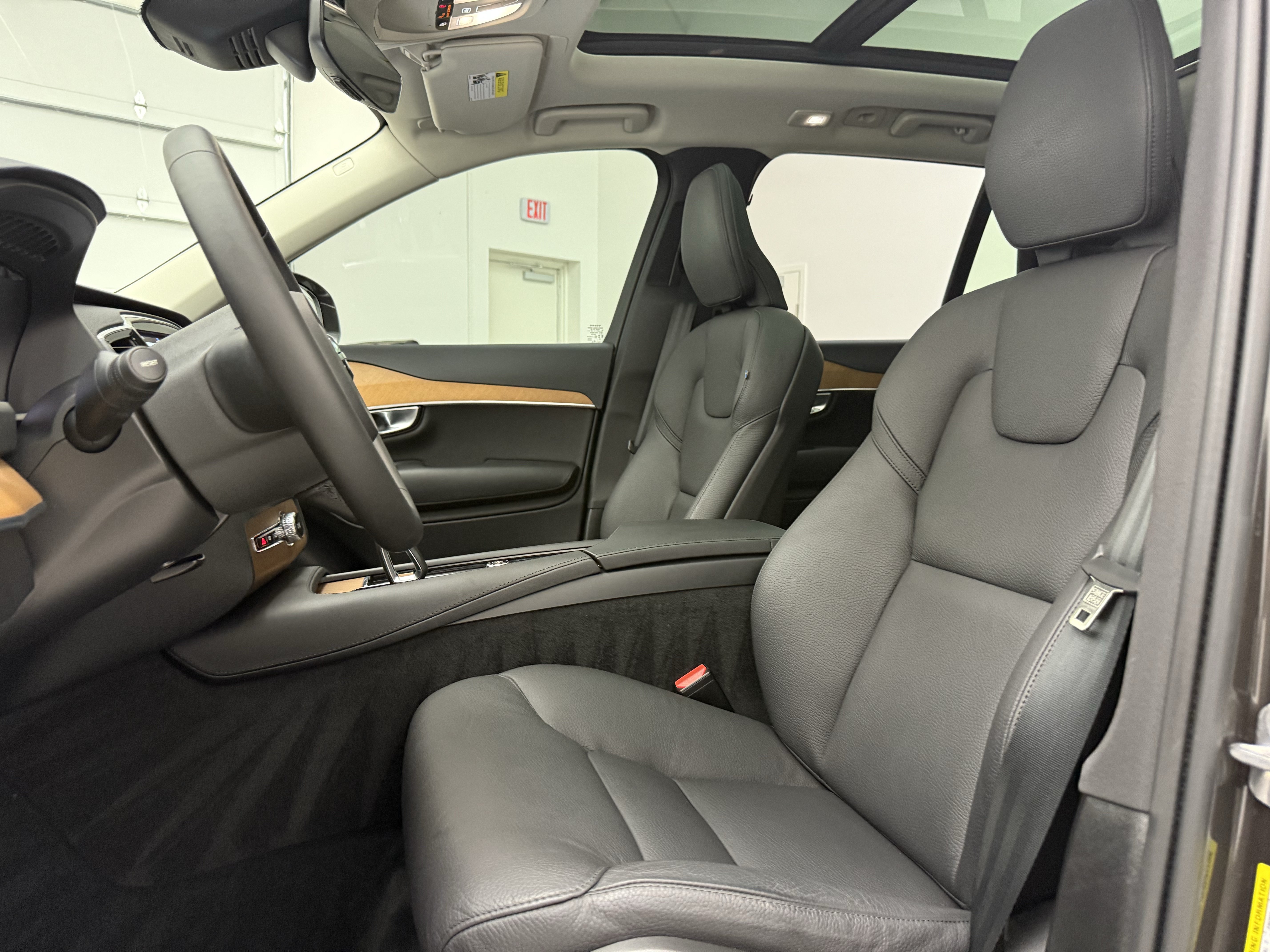 Certified 2024 Volvo XC90 B6 Plus AWD/4WD image 12