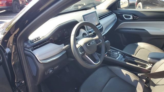 Used 2023 Jeep Compass Limited w/ Elite Group AWD/4WD image 8
