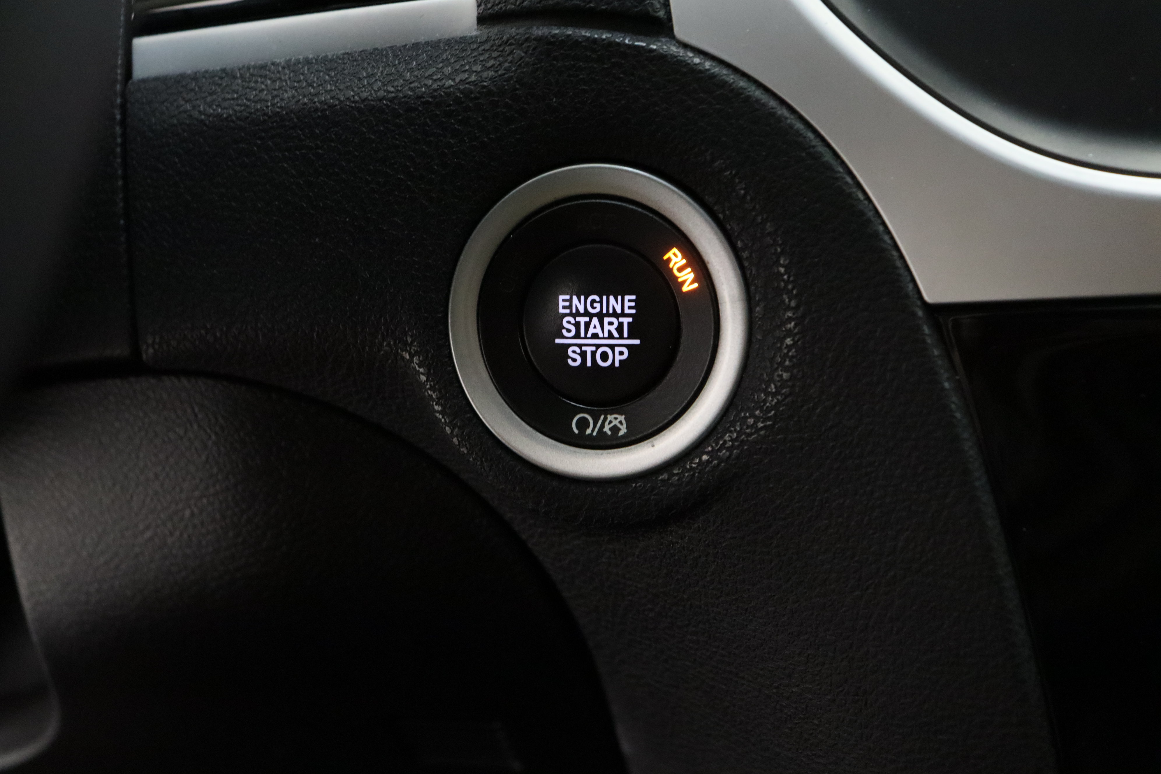Used 2023 Chrysler 300 Touring w/ Sport Appearance Package RWD image 18