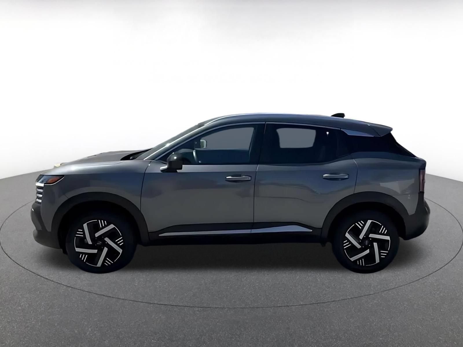 Used 2026 Nissan Kicks SV w/ Cold Weather Package FWD image 8