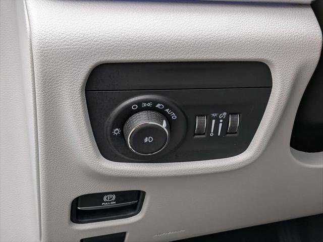 Certified 2023 Jeep Grand Cherokee L Overland AWD/4WD image 18