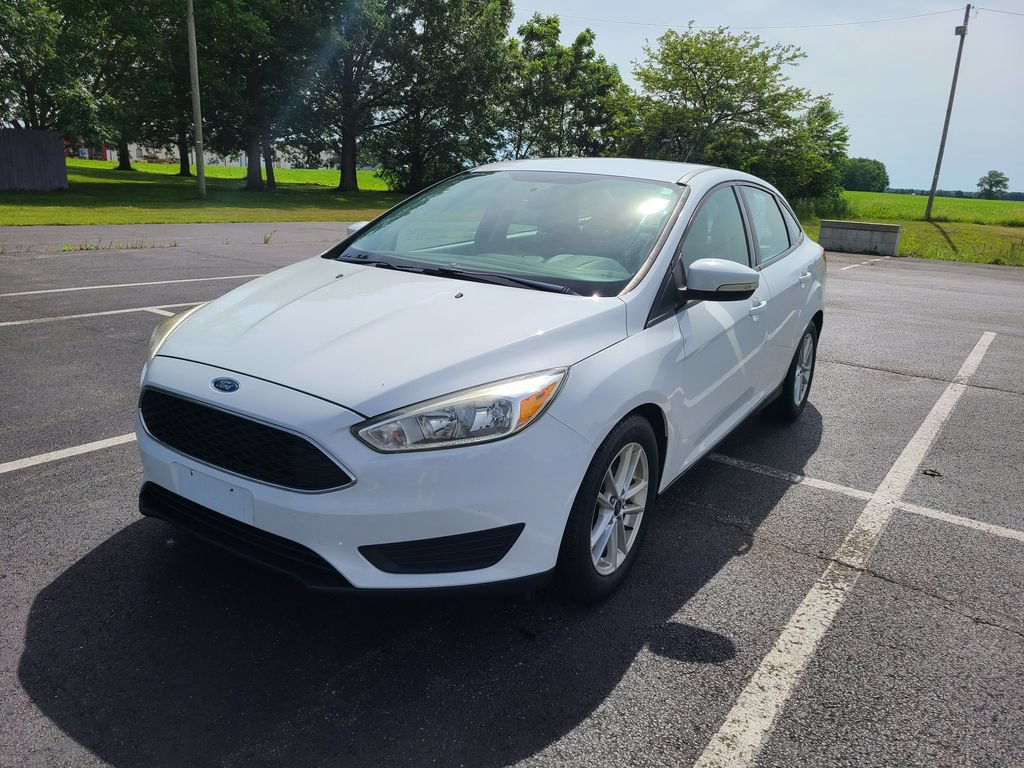 Used 2017 Ford Focus SE FWD image 3