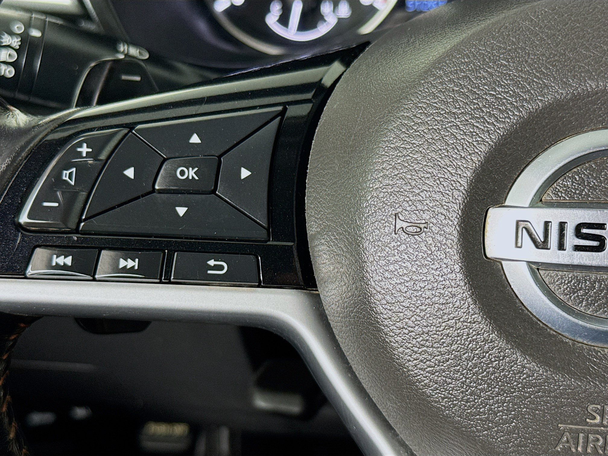 Used 2020 Nissan Altima 2.5 SR FWD image 13