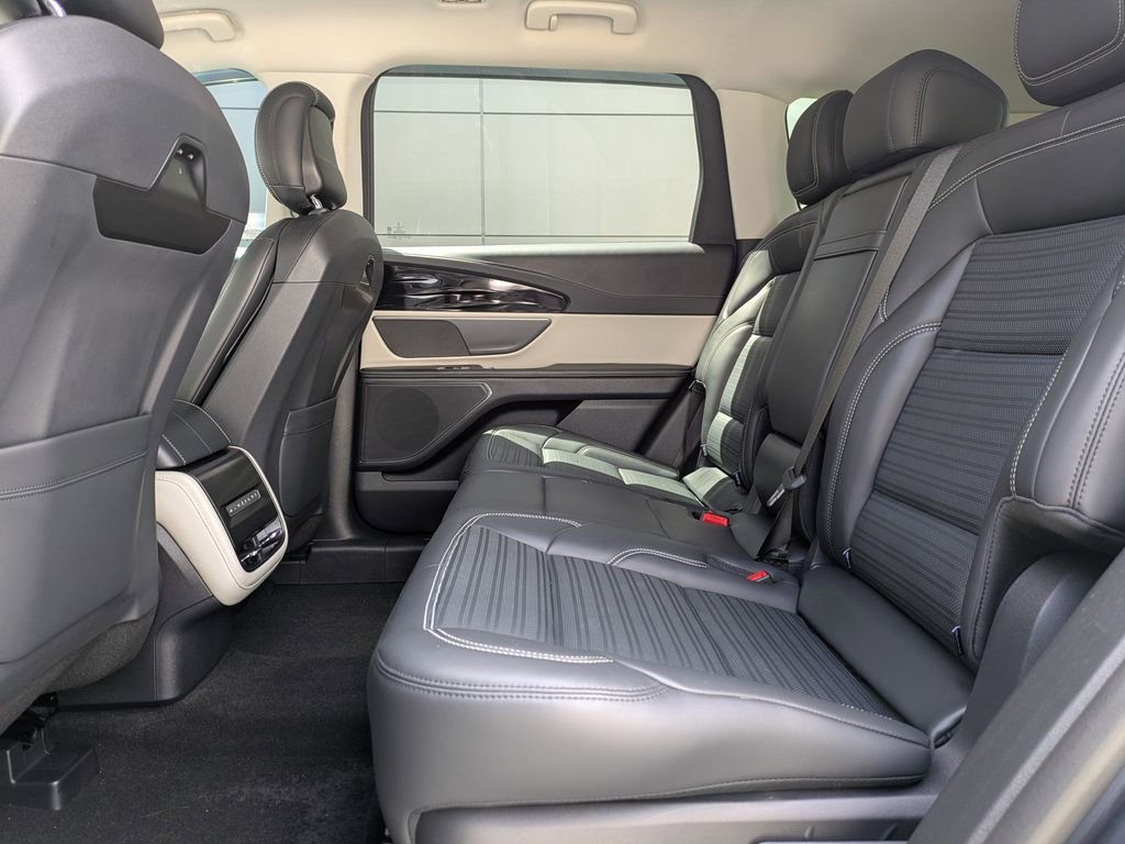 Certified 2024 Lincoln Nautilus Reserve AWD/4WD image 16