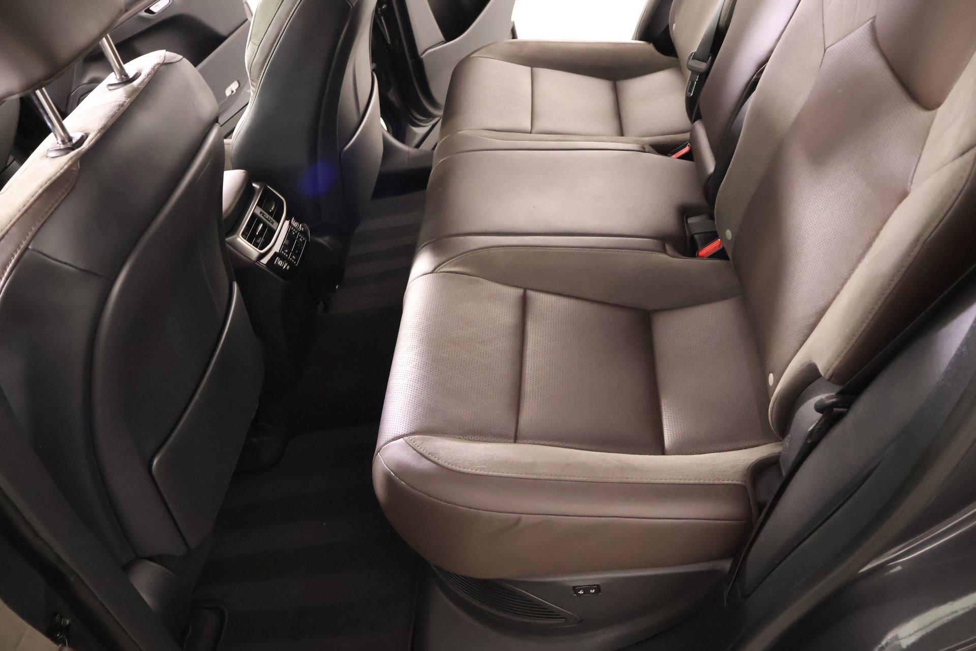 Used 2024 Lexus RX 350 w/ Convenience Package image 12