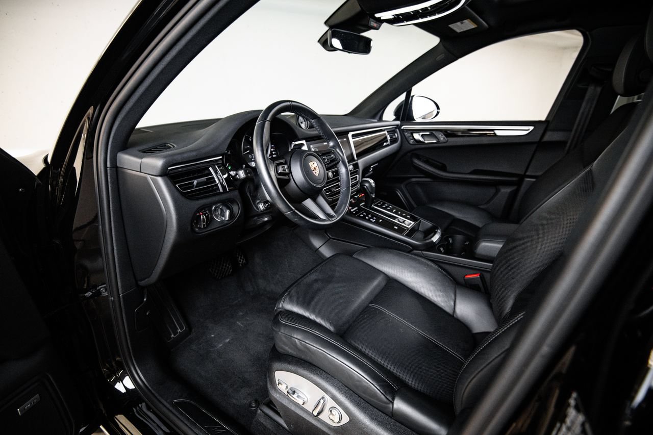 Certified 2023 Porsche Macan AWD/4WD image 4