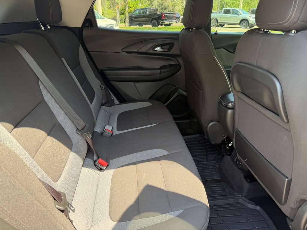 Used 2023 Chevrolet TrailBlazer LT w/ Convenience Package FWD image 7