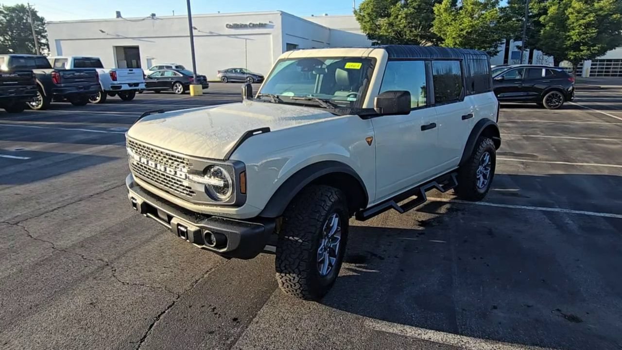 Used 2025 Ford Bronco Badlands AWD/4WD image 7