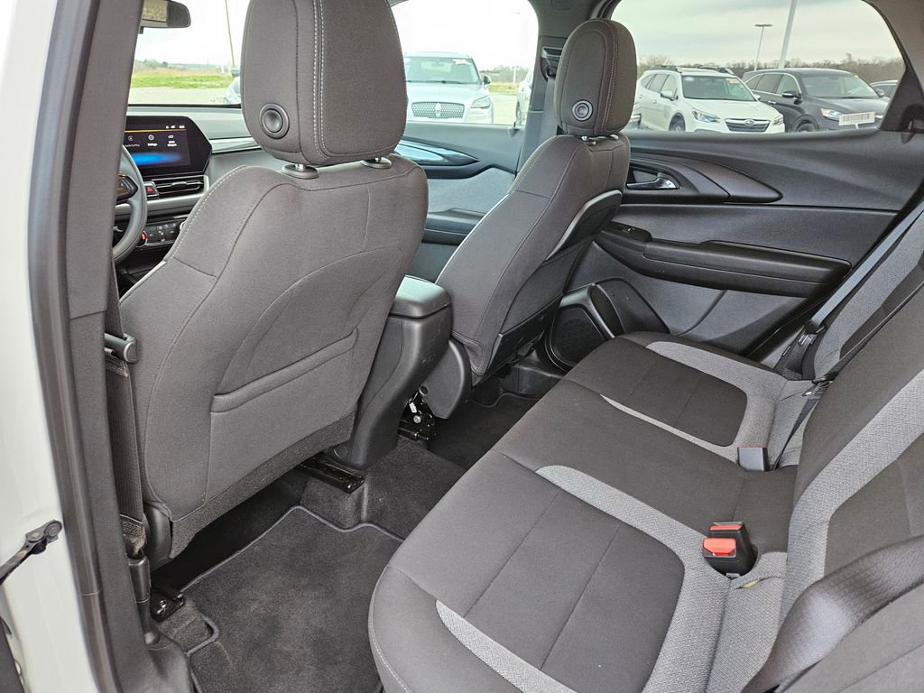Used 2025 Chevrolet TrailBlazer LT AWD/4WD image 23