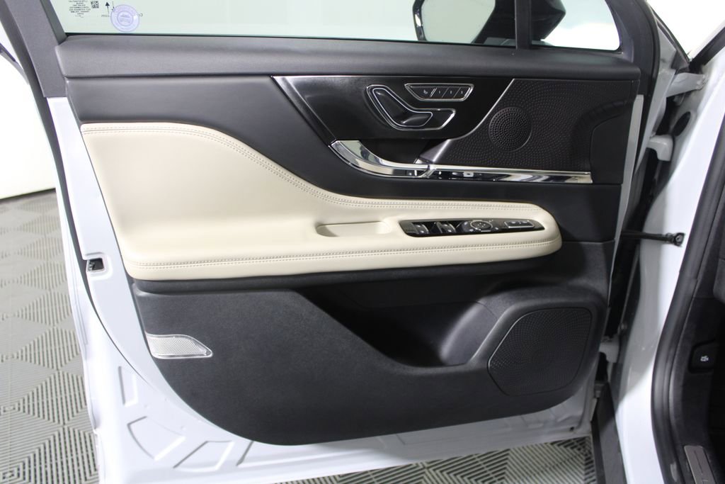 Used 2025 Lincoln Corsair Grand Touring w/ Equipment Group 301A AWD/4WD image 20
