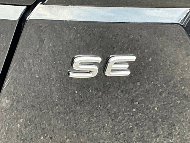 Used 2024 Volkswagen Atlas Peak Edition SE AWD/4WD image 11