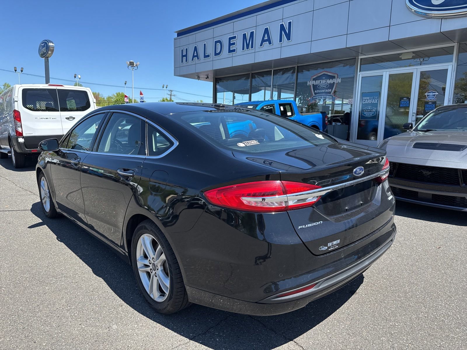 Used 2018 Ford Fusion SE w/ Fusion SE Technology Package FWD image 7