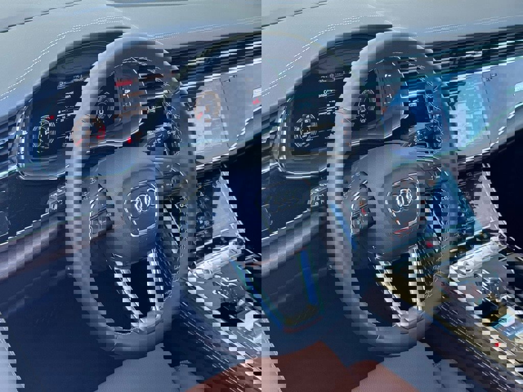 New 2025 Audi Q7 3.0T Prestige image 16