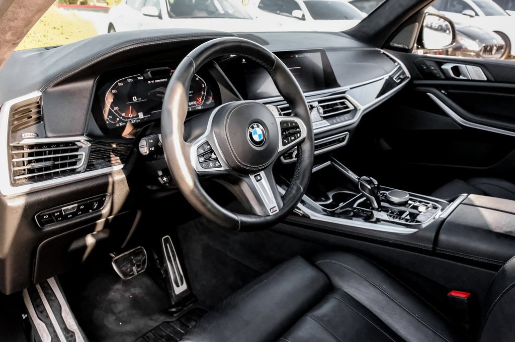 Used 2021 BMW X7 M50i w/ Dynamic Handling Package AWD/4WD image 13