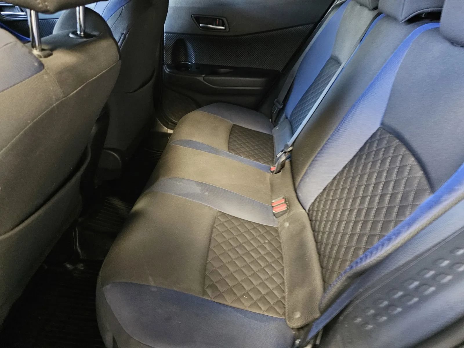 Used 2022 Toyota C-HR XLE FWD image 13