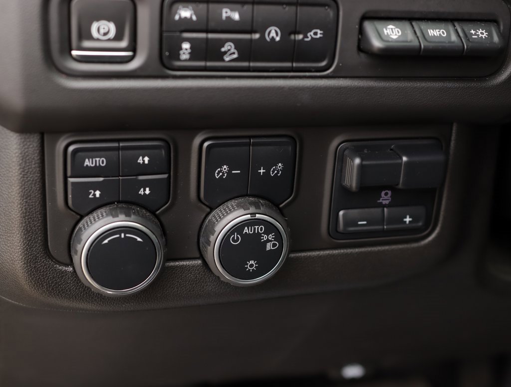 Used 2021 Chevrolet Tahoe Premier w/ Premium Package image 11