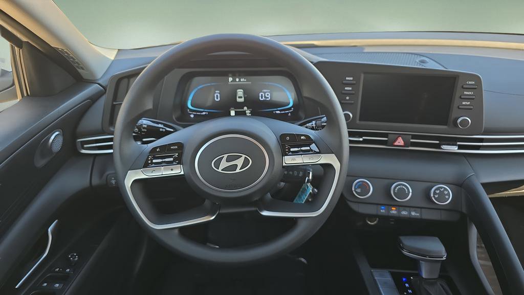 New 2026 Hyundai Elantra SE FWD image 12