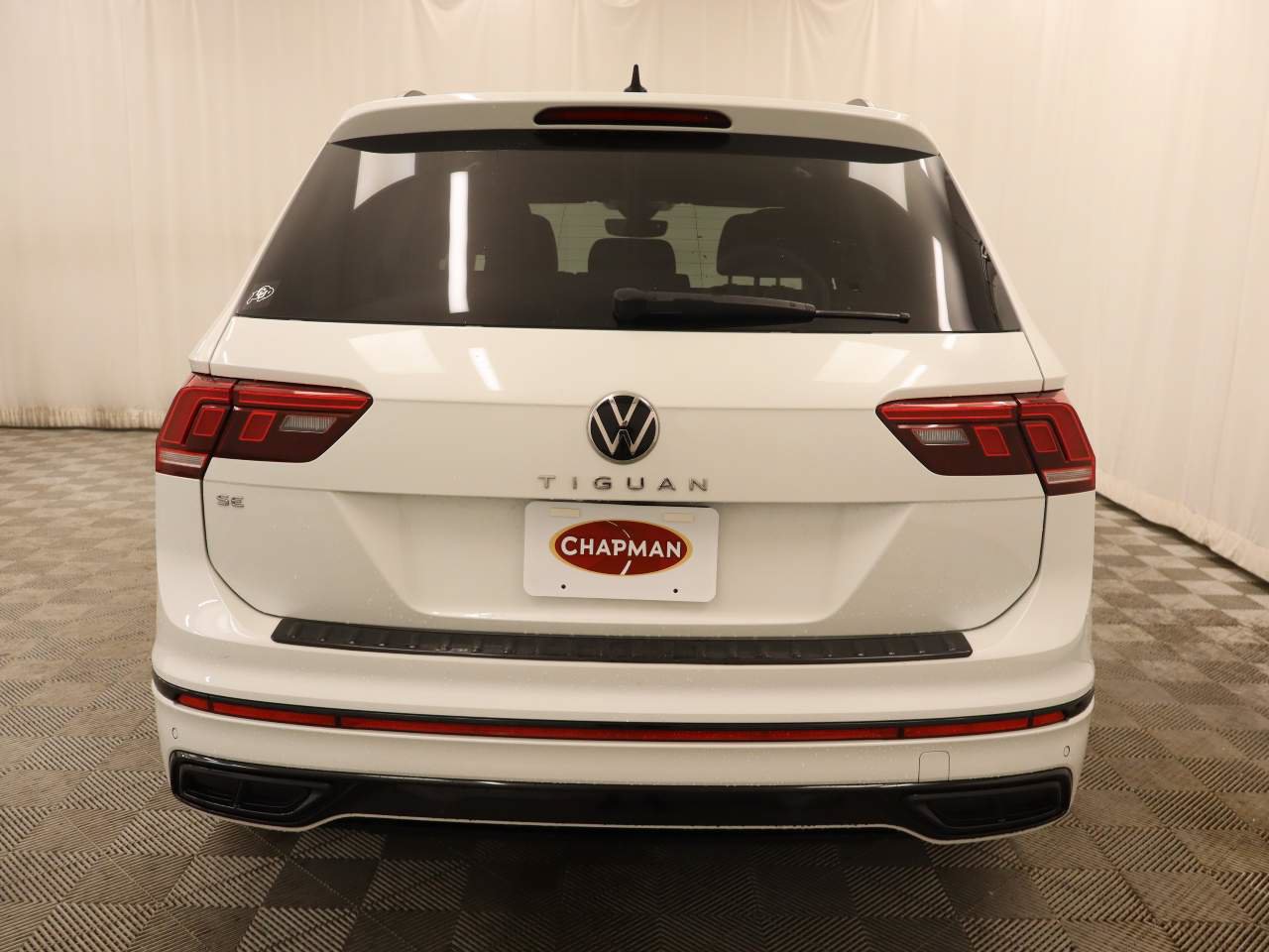 Used 2023 Volkswagen Tiguan SE R-Line FWD image 5