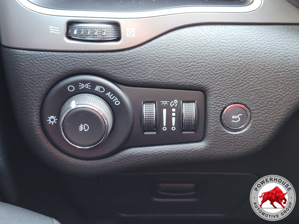 Used 2022 Jeep Cherokee Latitude Lux w/ Sun & Sound Group FWD image 28