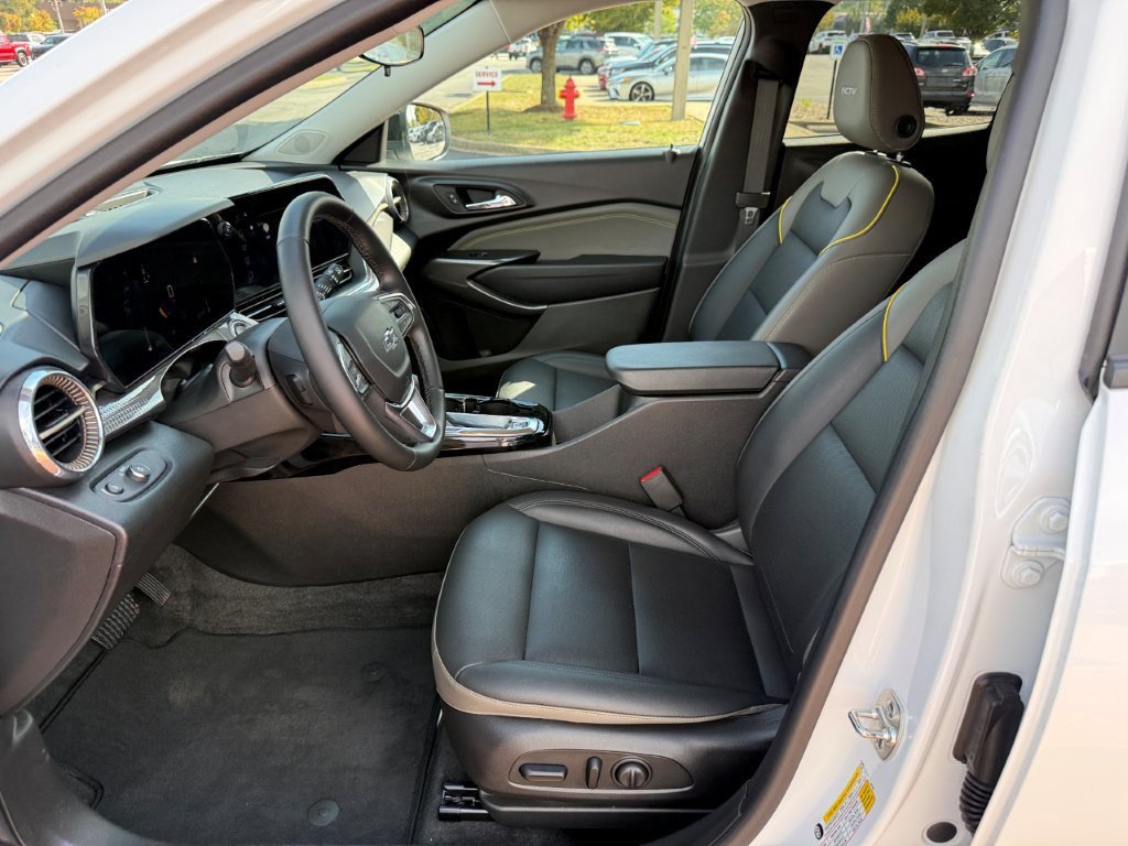 Used 2025 Chevrolet Trax ACTIV w/ Driver Confidence Package FWD image 12