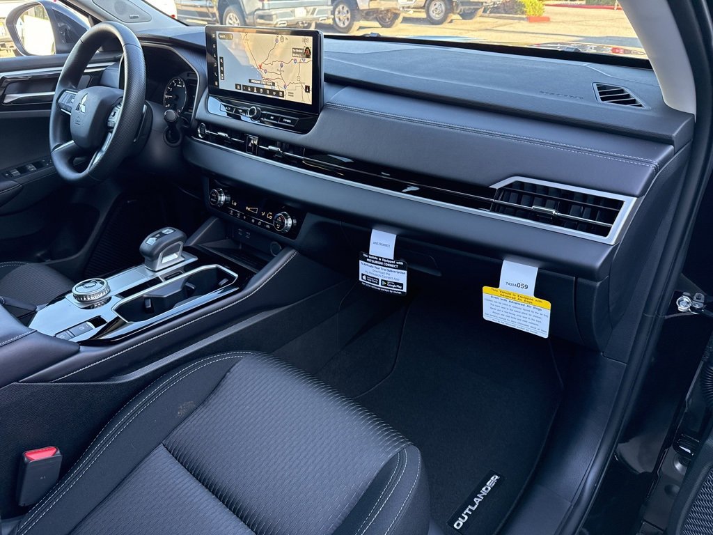 New 2025 Mitsubishi Outlander ES image 22