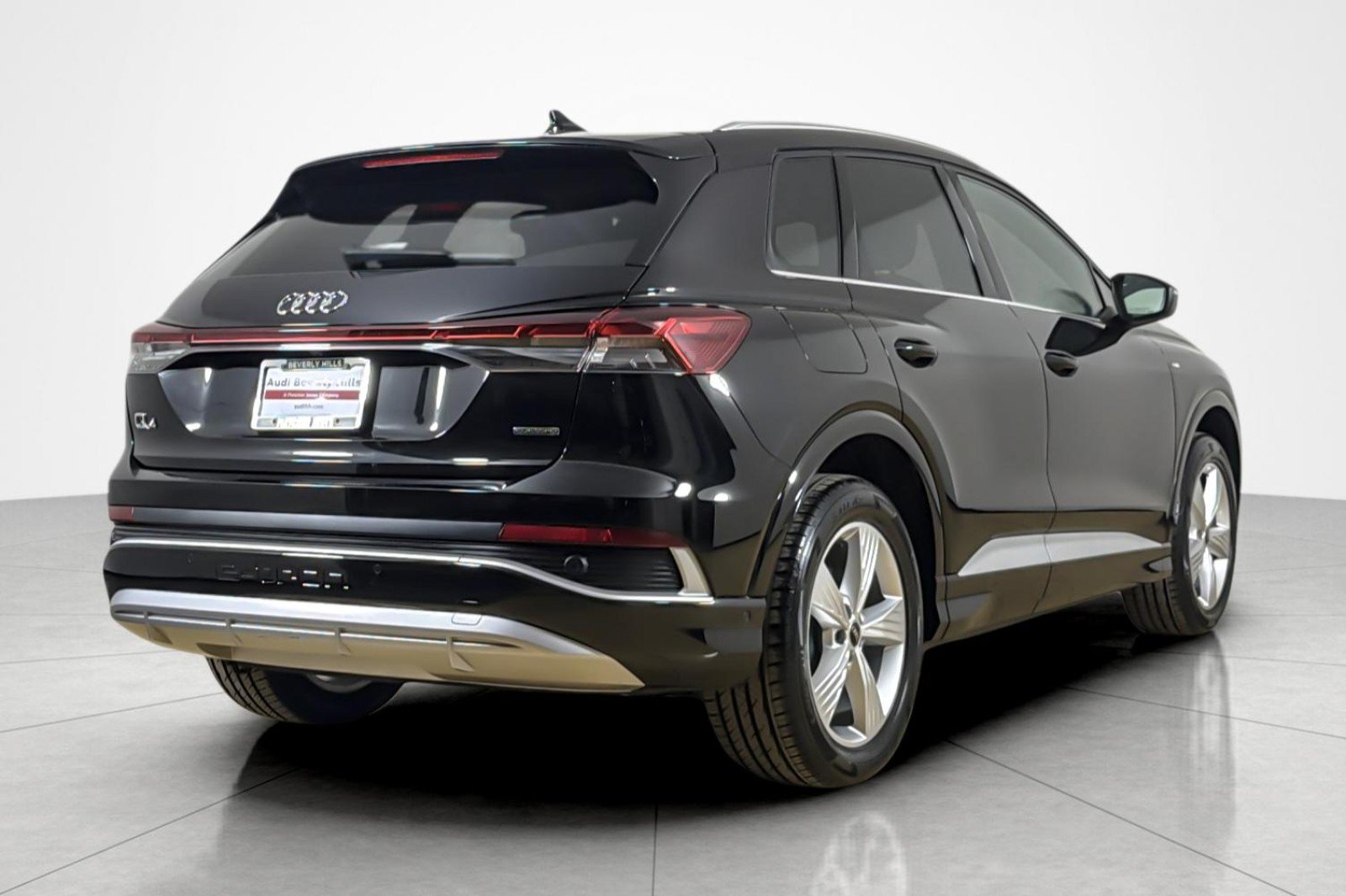 Certified 2023 Audi Q4 e-tron Prestige AWD/4WD image 5