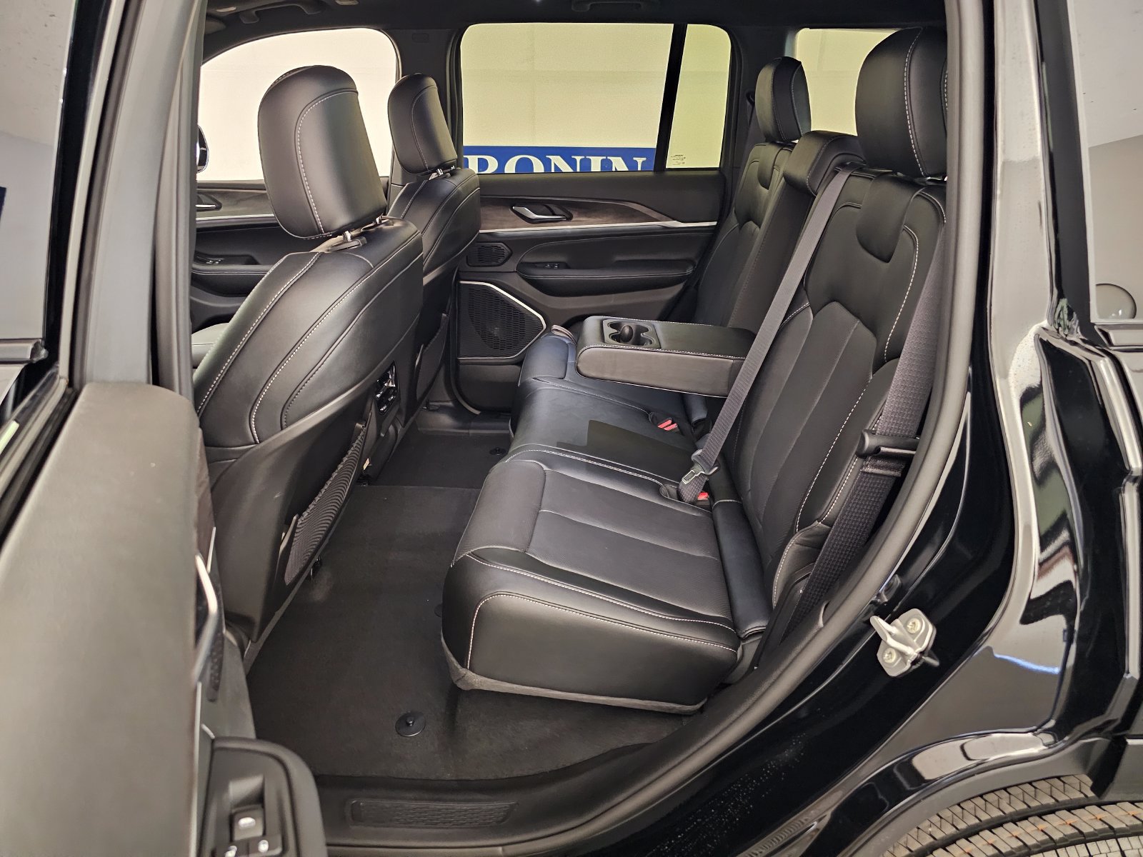 New 2026 Jeep Grand Cherokee Limited AWD/4WD image 39