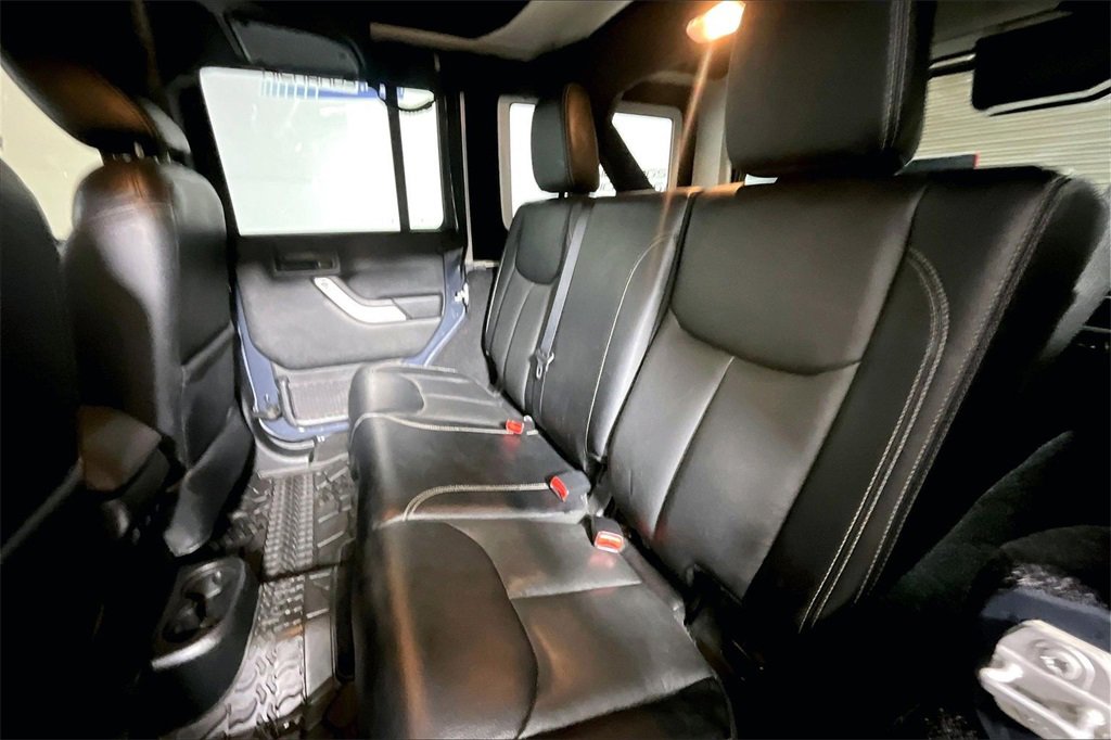 Used 2016 Jeep Wrangler Unlimited Rubicon w/ Dual Top Group image 21