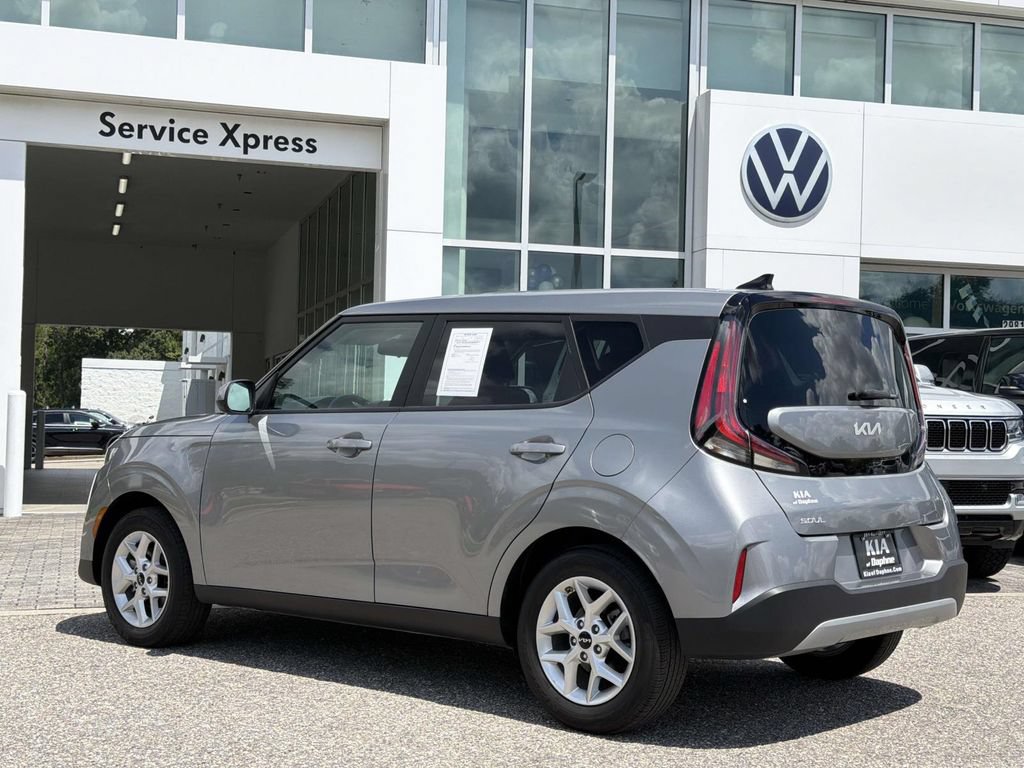 Used 2025 Kia Soul LX w/ LX Technology Package FWD image 32