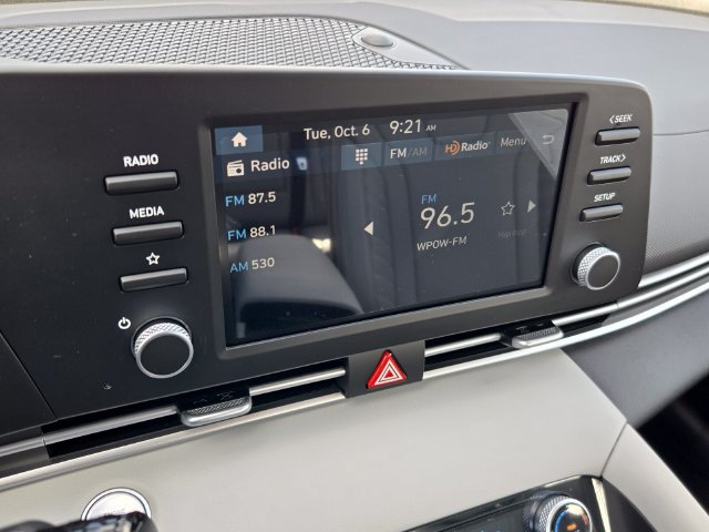 New 2026 Hyundai Elantra SEL Sport FWD image 9