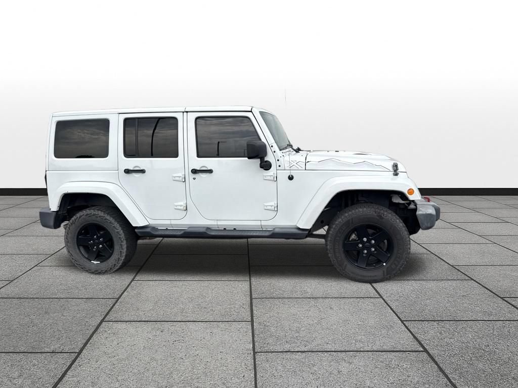 Used 2015 Jeep Wrangler Unlimited Sahara AWD/4WD image 4