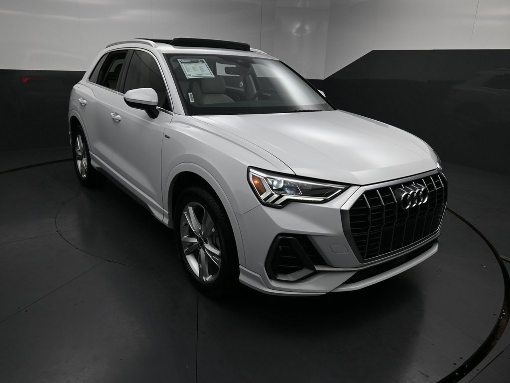 Used 2024 Audi Q3 2.0T Premium w/ Convenience Package image 12