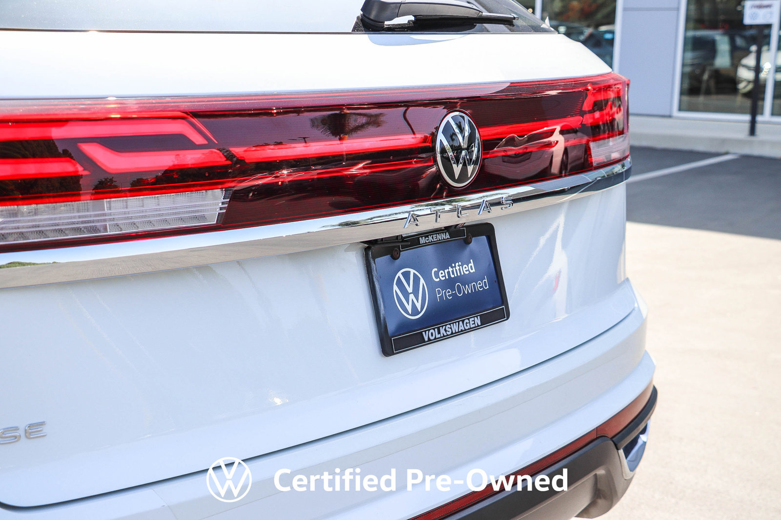 Used 2024 Volkswagen Atlas Cross Sport SE FWD image 11