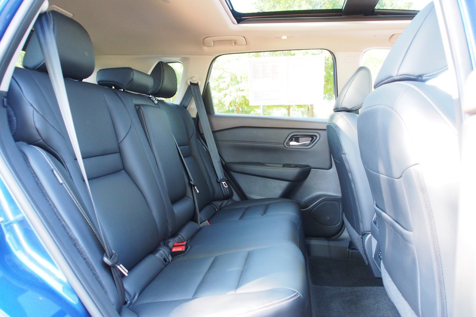 Used 2023 Nissan Rogue SL AWD/4WD image 14