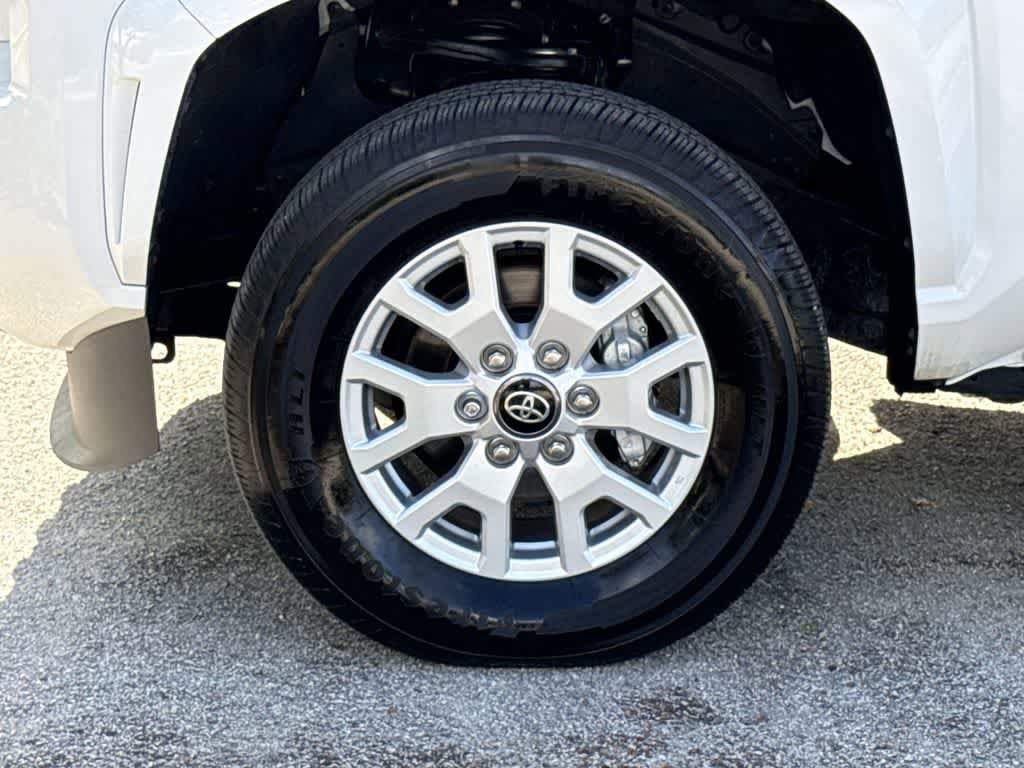 Used 2024 Toyota Tacoma SR5 AWD/4WD image 11