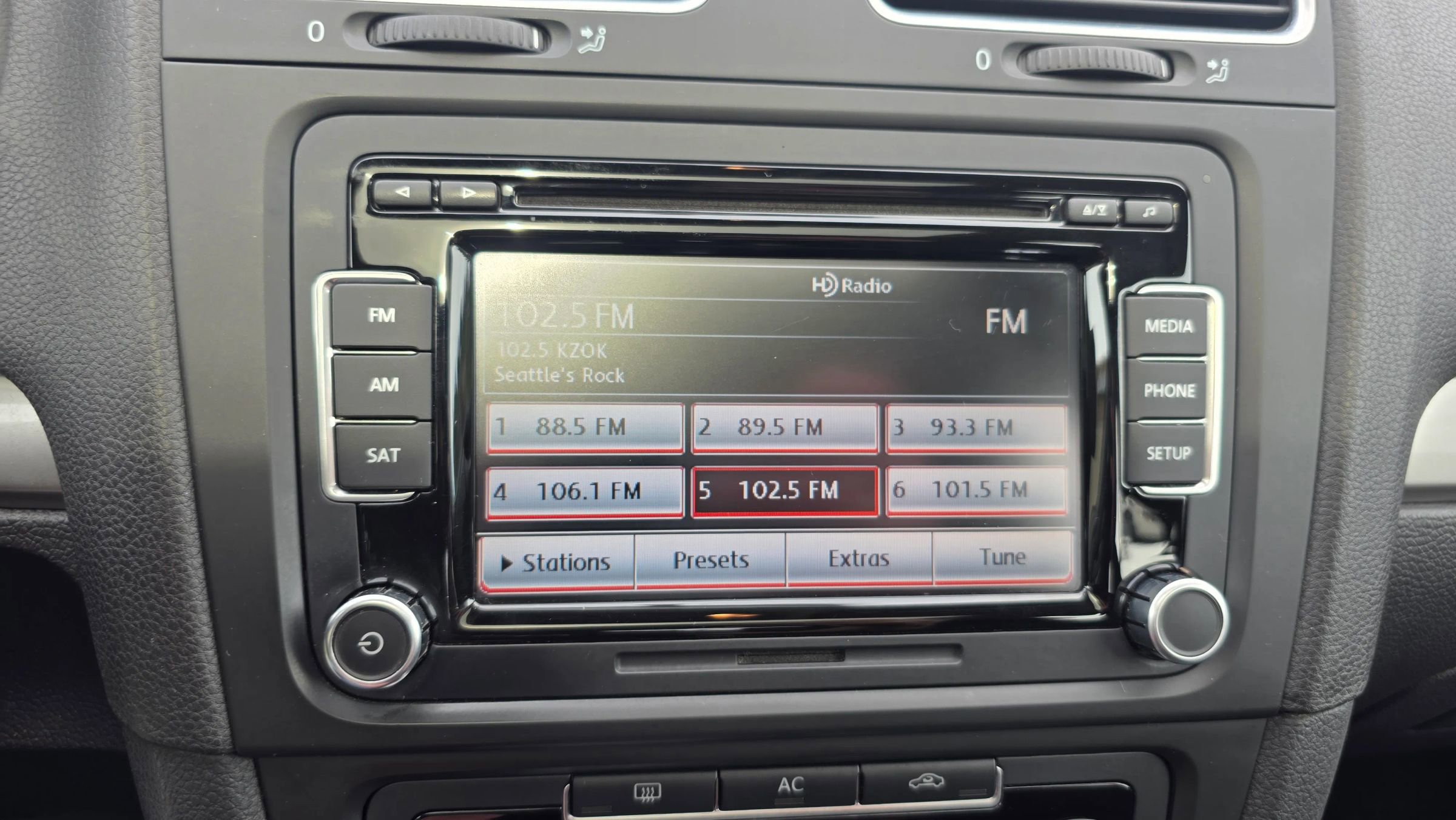 Used 2012 Volkswagen Golf 4-Door image 17