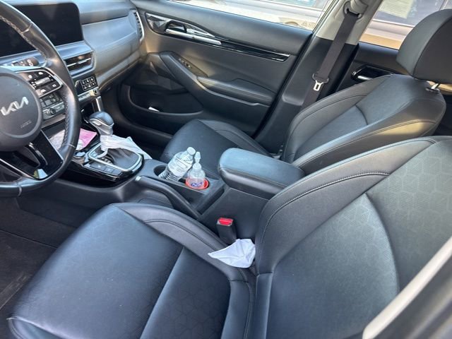 Used 2024 Kia Seltos EX AWD/4WD image 4