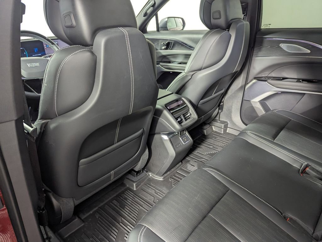 Used 2024 Cadillac Lyriq Luxury w/ LPO, Floor Liner Package image 21