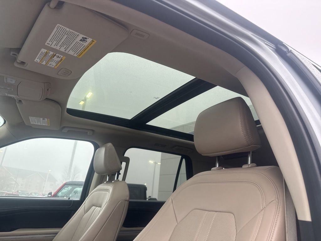 Used 2024 Ford Expedition Max Limited image 12