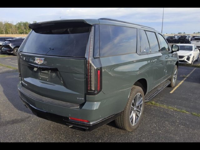 Certified 2025 Cadillac Escalade ESV Sport AWD/4WD image 7