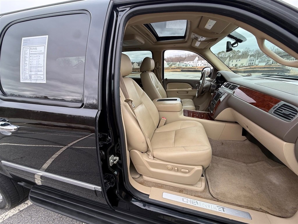 Used 2011 Chevrolet Suburban LTZ image 30
